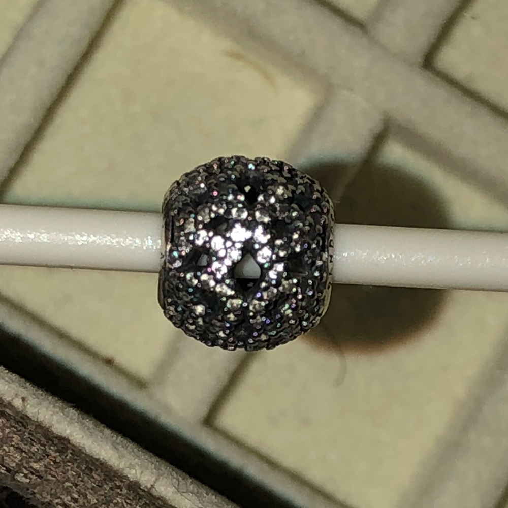 PANDORA SHIMMERING LACE CHARM